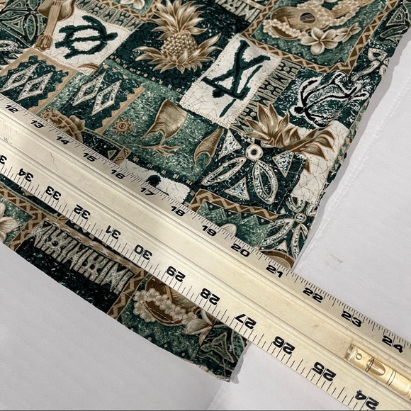 Hawaiian Print Scrub Top Women V-Neck size Small - Picture 8 of 8